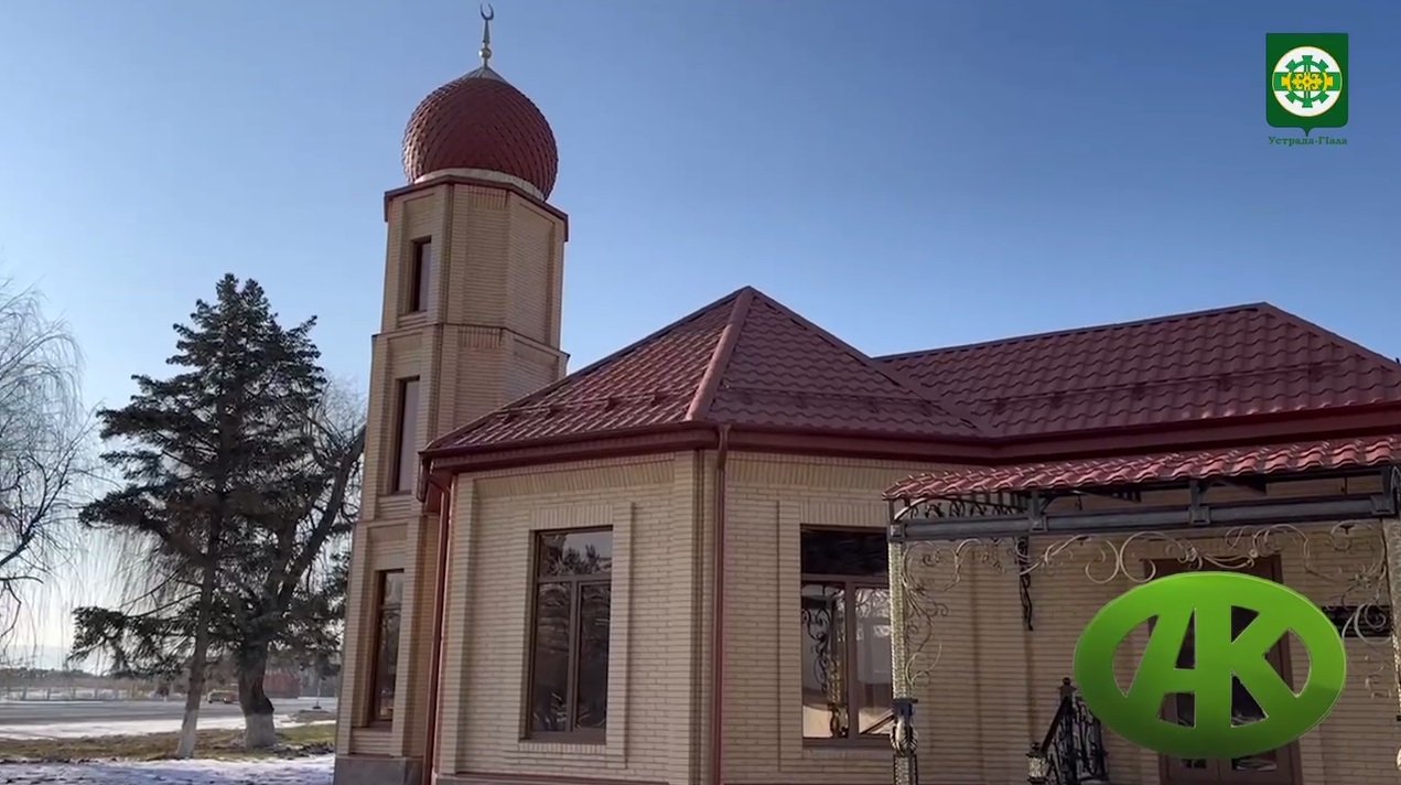 В городе Аргун вместе с Советником Главы ЧР, Директором ТРК «Путь» им. Ахмат -Хаджи Кадырова Адамом Шахидовым, богословами и местными жителями  торжественно открыли новую мечеть. – Муниципальное образование город Аргун